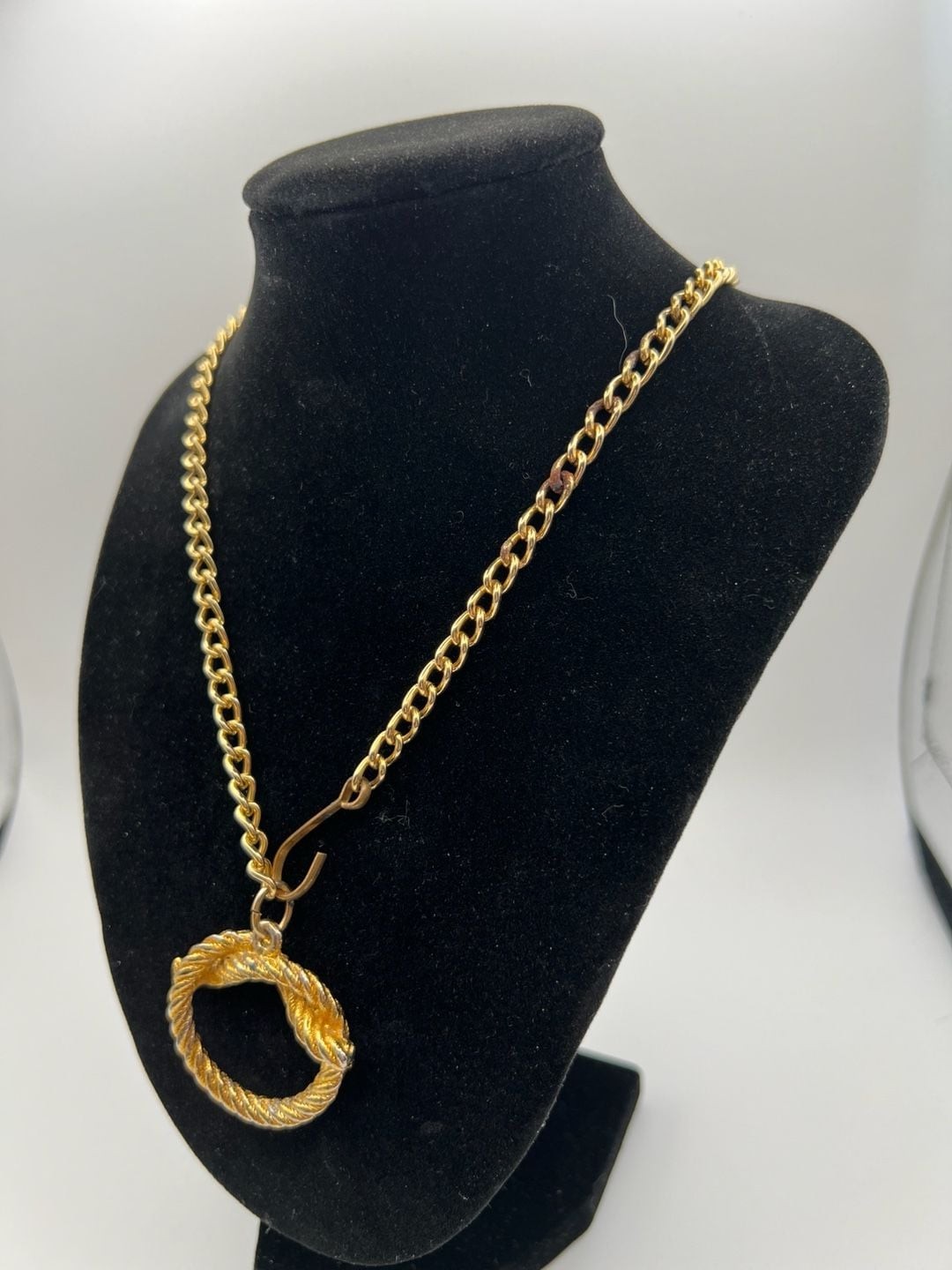 Vintage Gold Tone Rope Knot Pendant Necklace