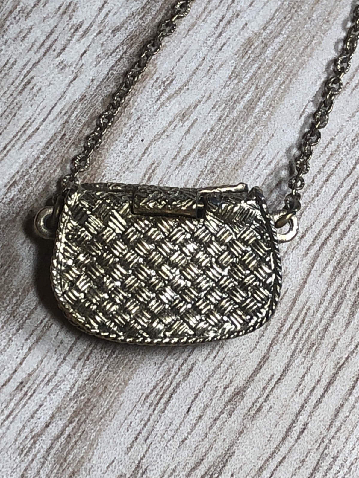 b46. Vintage 1928 Brand Gold Tone Rhinestones Hinged Purse Statement Necklace 30