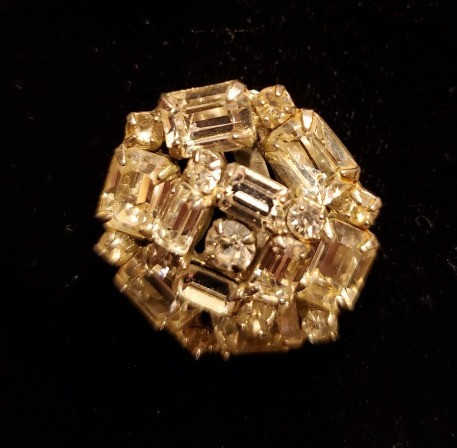 Vintage Clear Emerald and Round Cut Rhinestones Prong-Set Round Clip Earrings