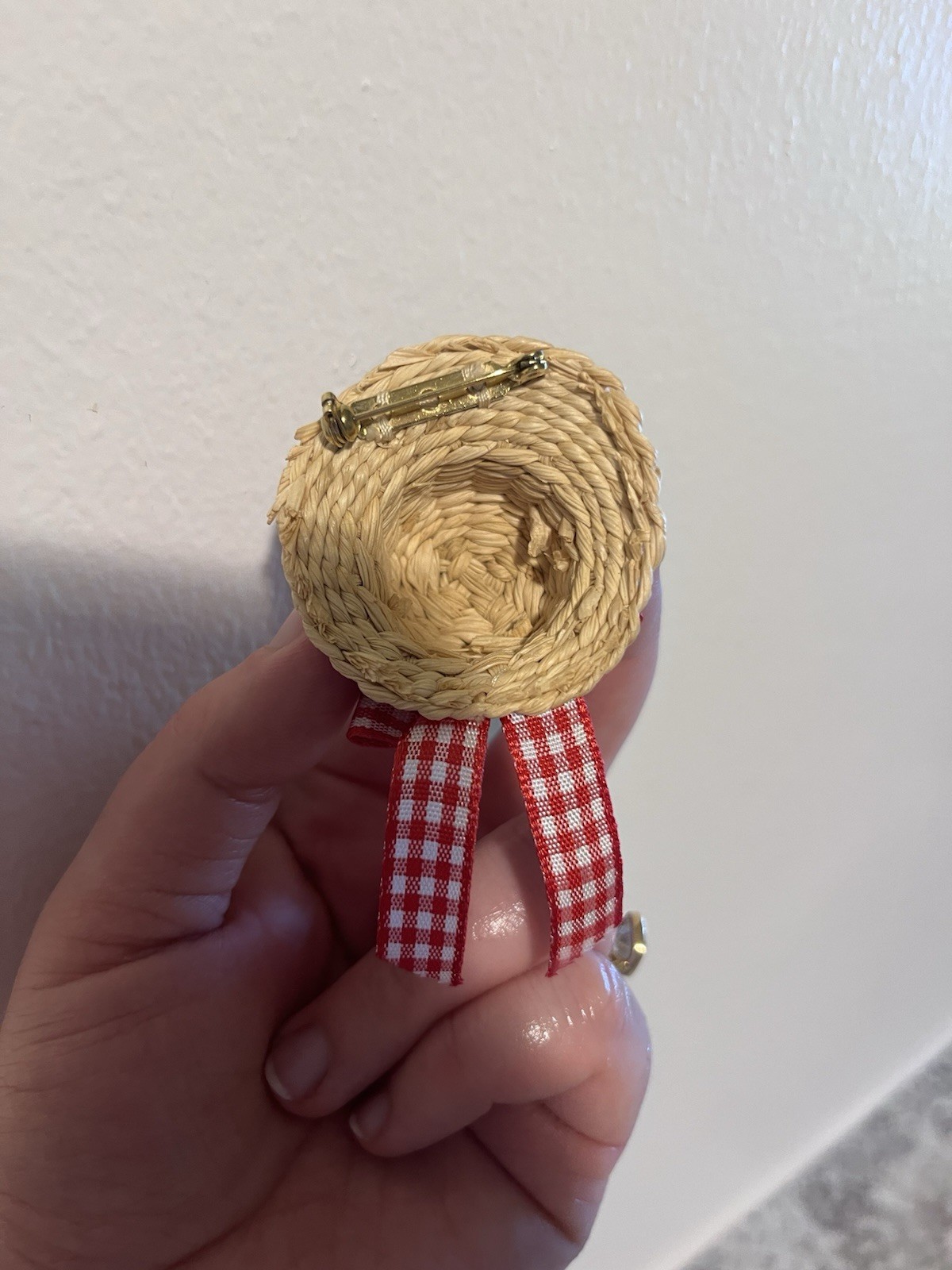 90s Vintage Round Woven Straw Brooch Pin with Red & White Gingham Ribbon Bow