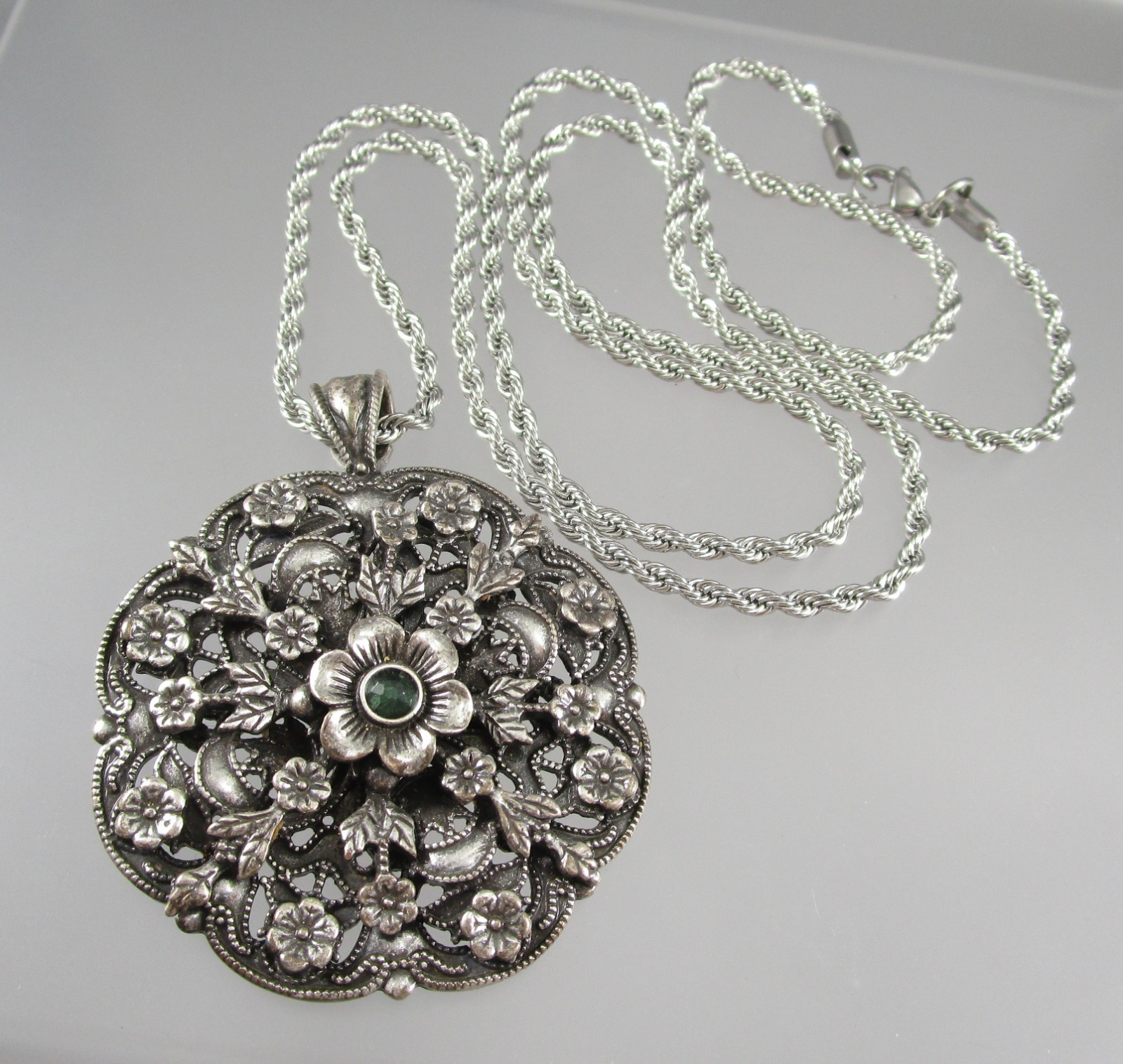 AMAZING Tiered Silver Tone Floral Flowers Pendant 30″ Chain Fashion Necklace 636