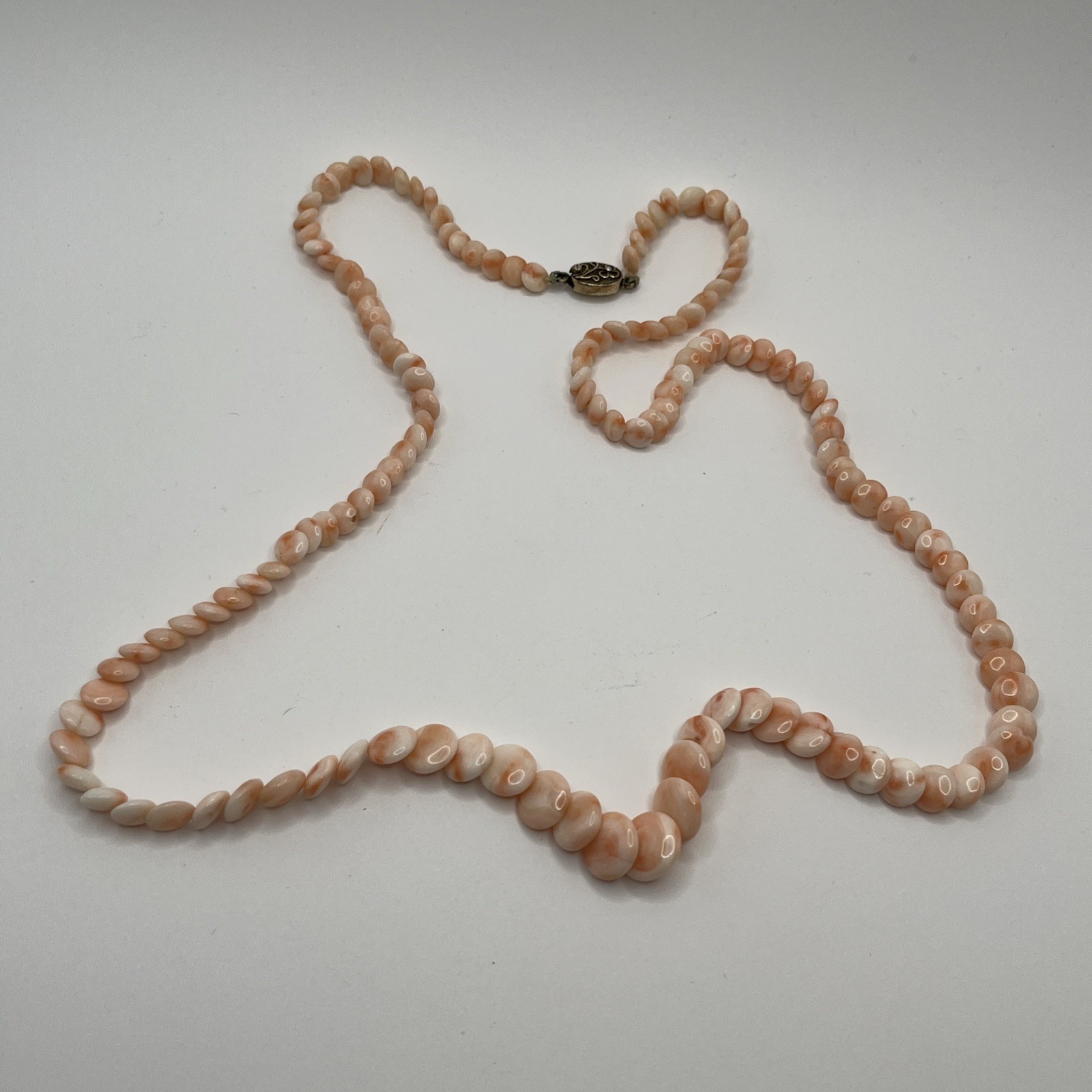 Vtg Queen Conch Shell Disk Bead Graduating Necklace Ornate Box Clasp 28” Pink