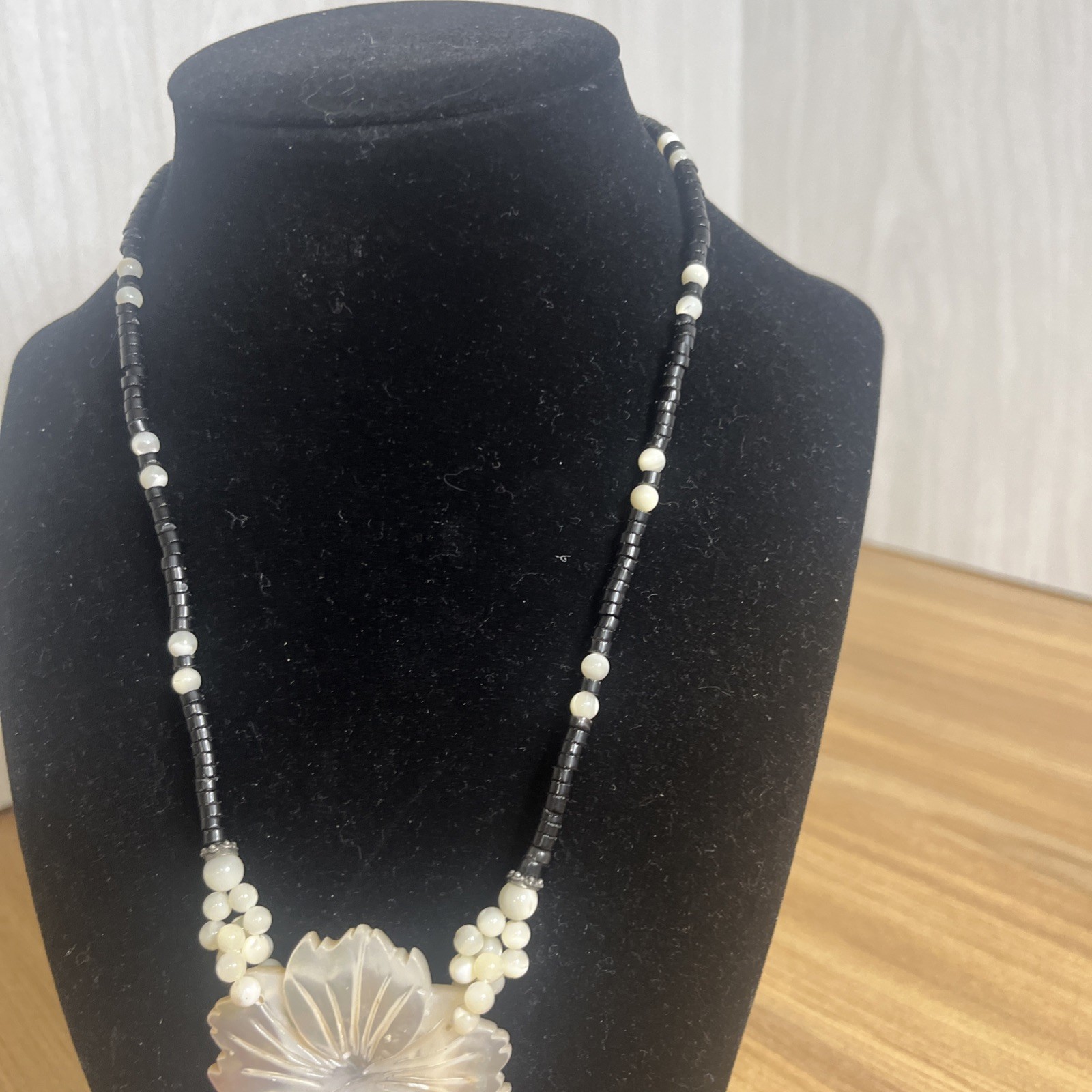 Carved Shell Mother of Pearl Floral Necklace, Black and white MOP beads 17 in