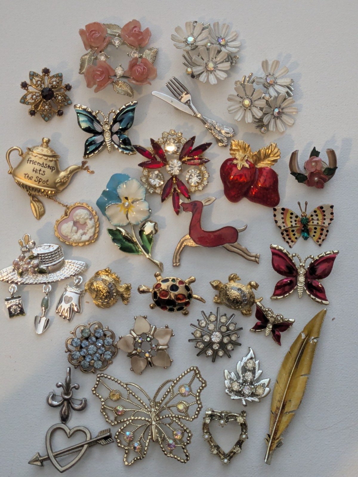 20+ vintage pins, hearts, butterfly,flowers & more