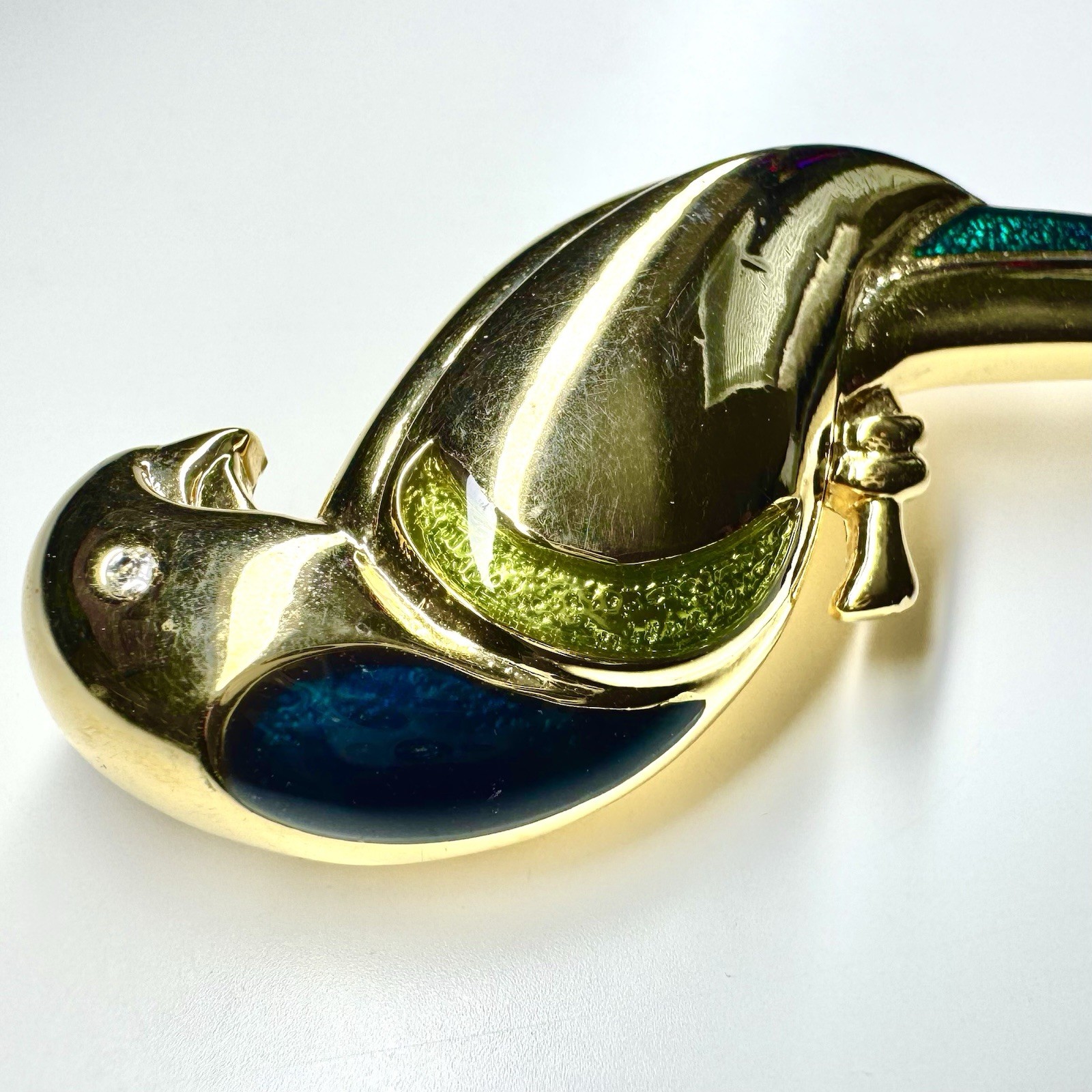 Vtg LIZ CLAIBORNE LC – PARROT Brooch – Colorful Enamel – Polished Gold plate