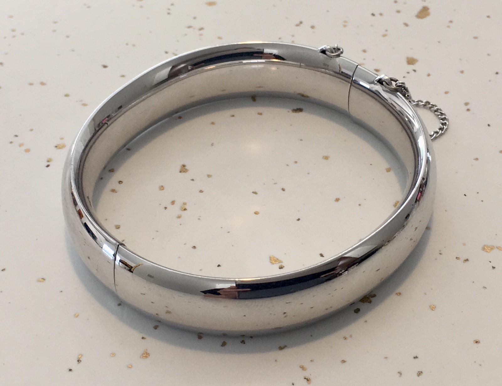 VTG MONET Sleek Silver-Tone MODERN Clasp Hinged BANGLE BRACELET w/ Safety Chain