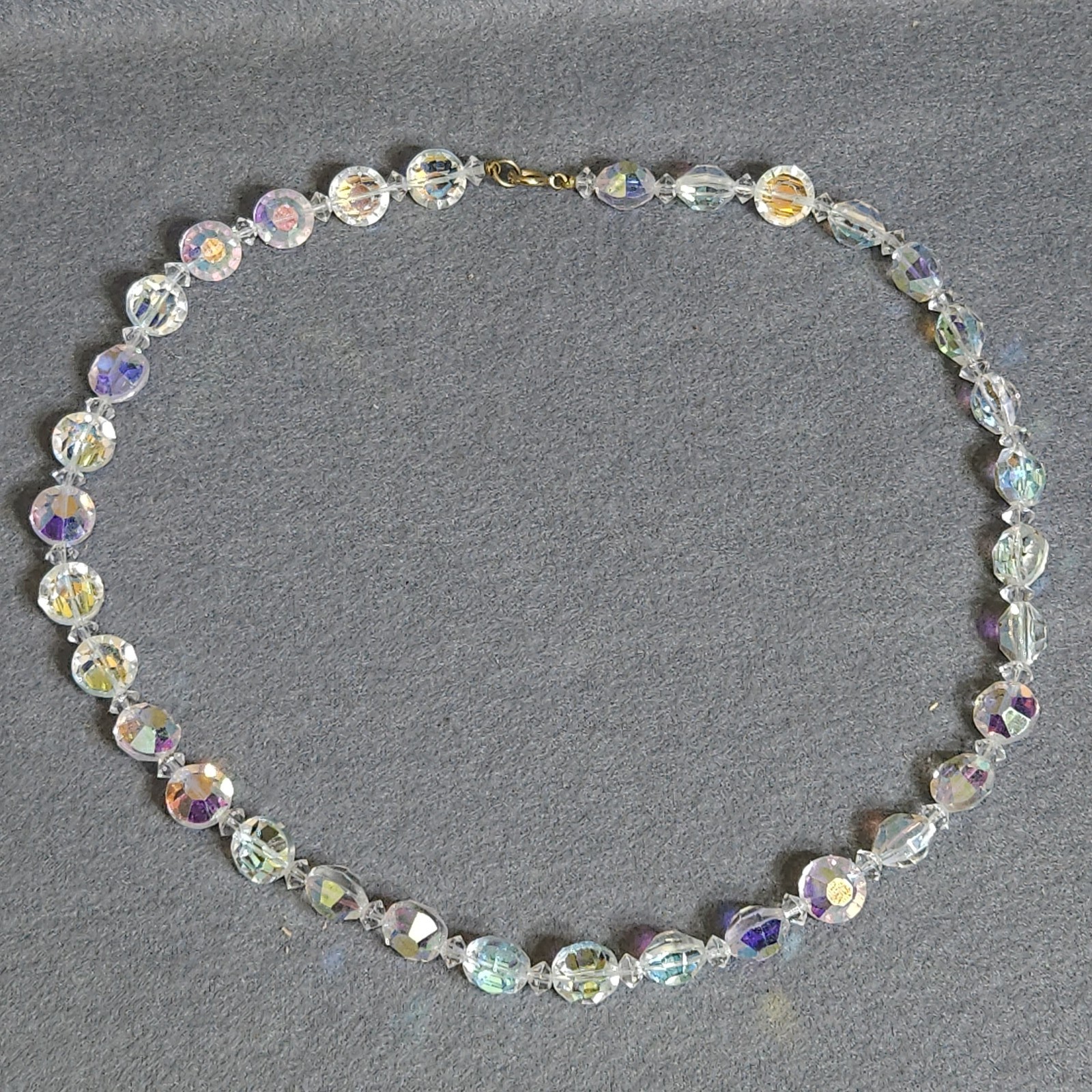 Vintage Iridescent Crystal Beaded Necklace Aurora Borealis Gold Tone Clasp 21″