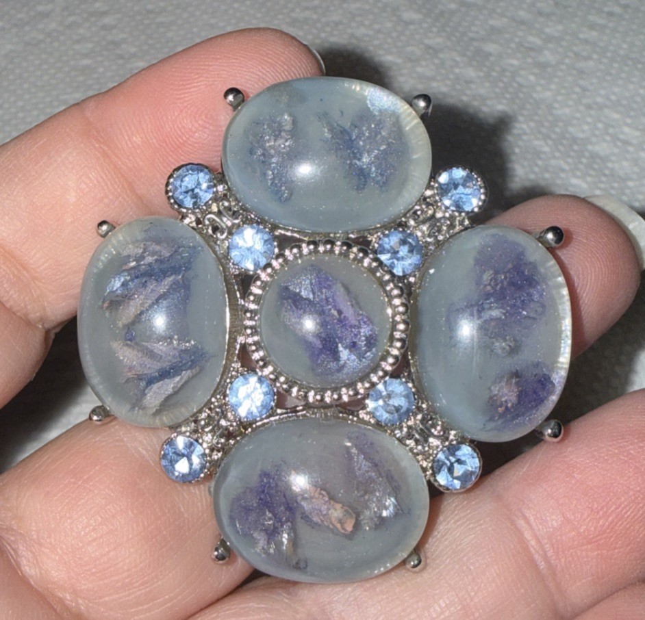 Vintage glass Rhinestone Brooch/ Pendant Gorgeous Blue Stones Silver Setting