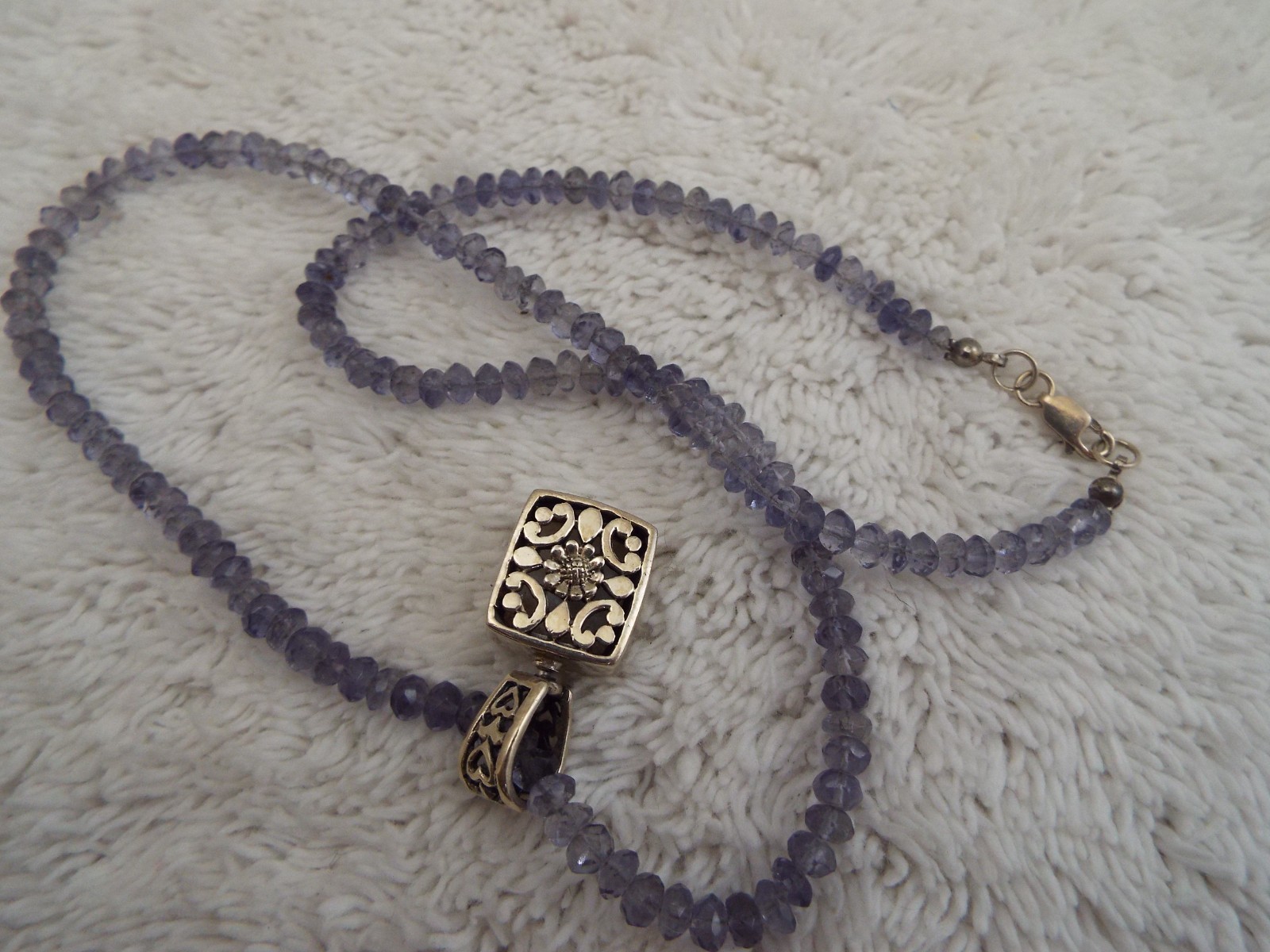 Lavender Iolite Stone Bead Shell Sterling Silver Pendant Necklace (G29)