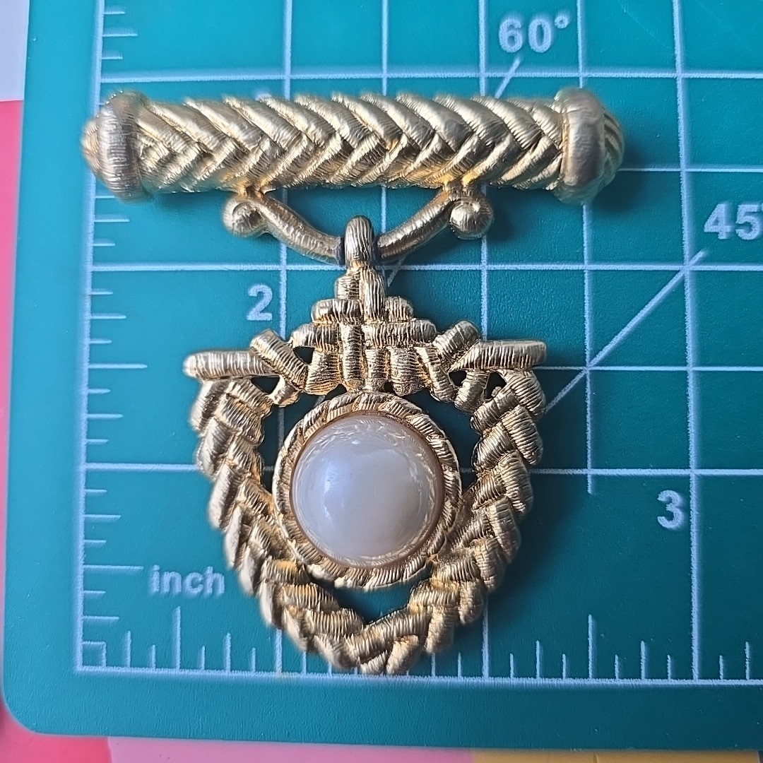 Vintage 80s Gold Tone Faux Pearl Dangle Medal Pin Brooch