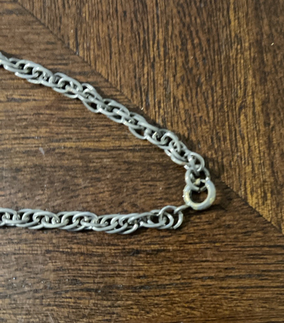 Vtg Silver Tone Pendant Necklace Women’s Round Geometric Infinity 3” Diameter
