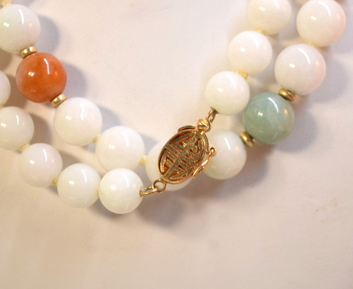 Vintage 14K Gold Red White & Green 9 mm – 10 mm Jade Bead Necklace 27″