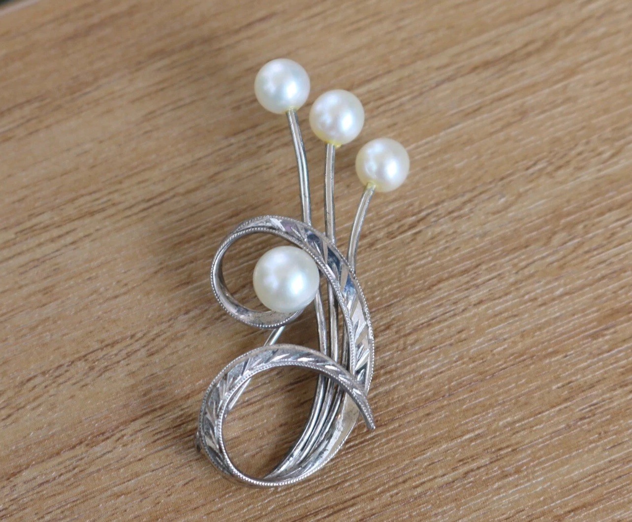 Authentic Vintage MIKIMOTO Sterling Silver Akoya Pearl Pin Brooch