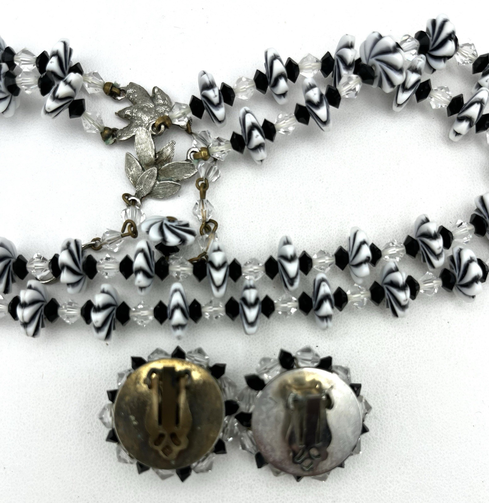 Vintage WHITE & BLACK Plastic FLOWER Two Strand Necklace & Earrings SWIRLY