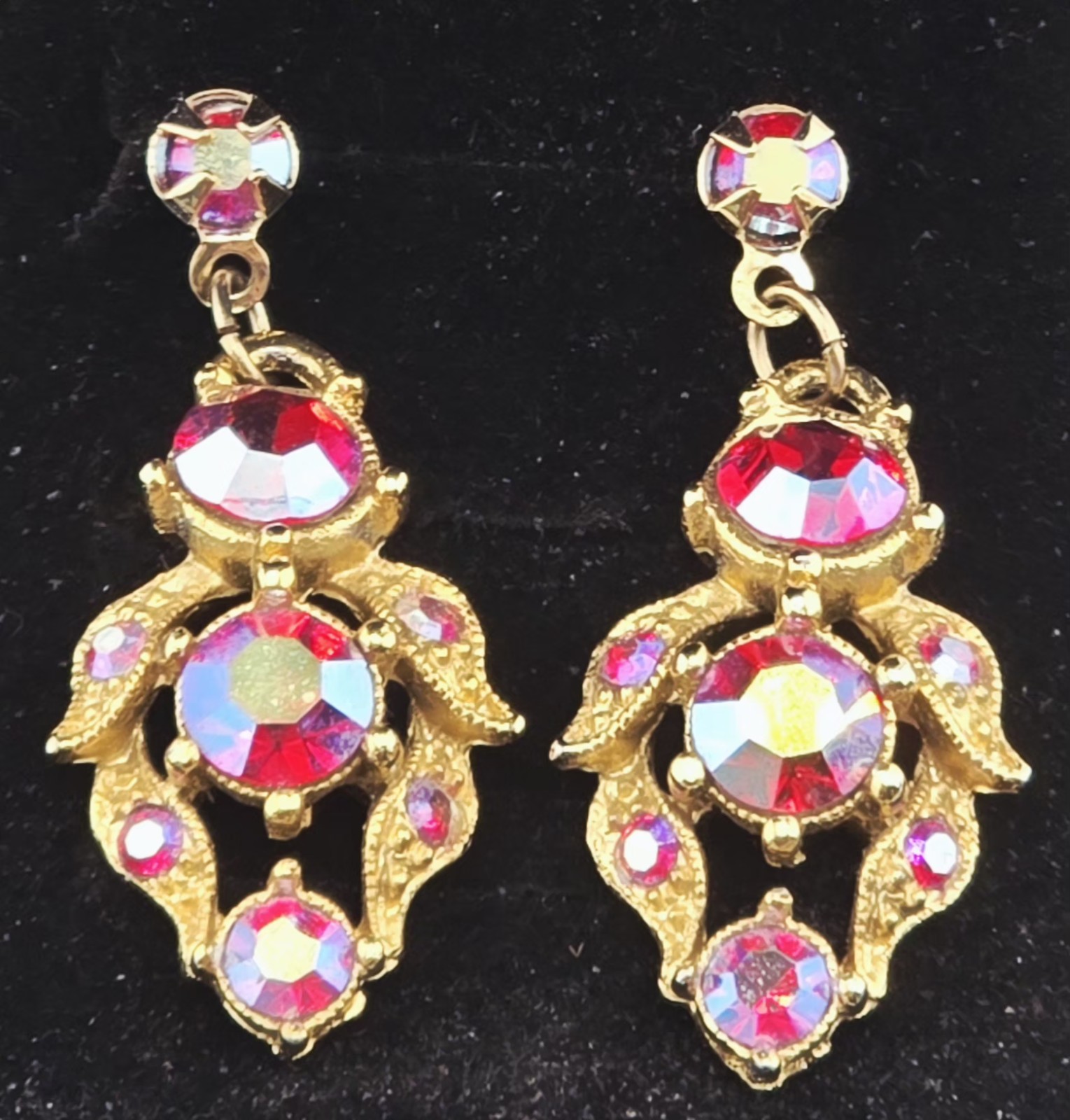 VTG IRIDESCENT PINKS PURPLES CRYSTALS VICTORIAN PIERCED DANGLY EARRINGS☆1.5″☆EC