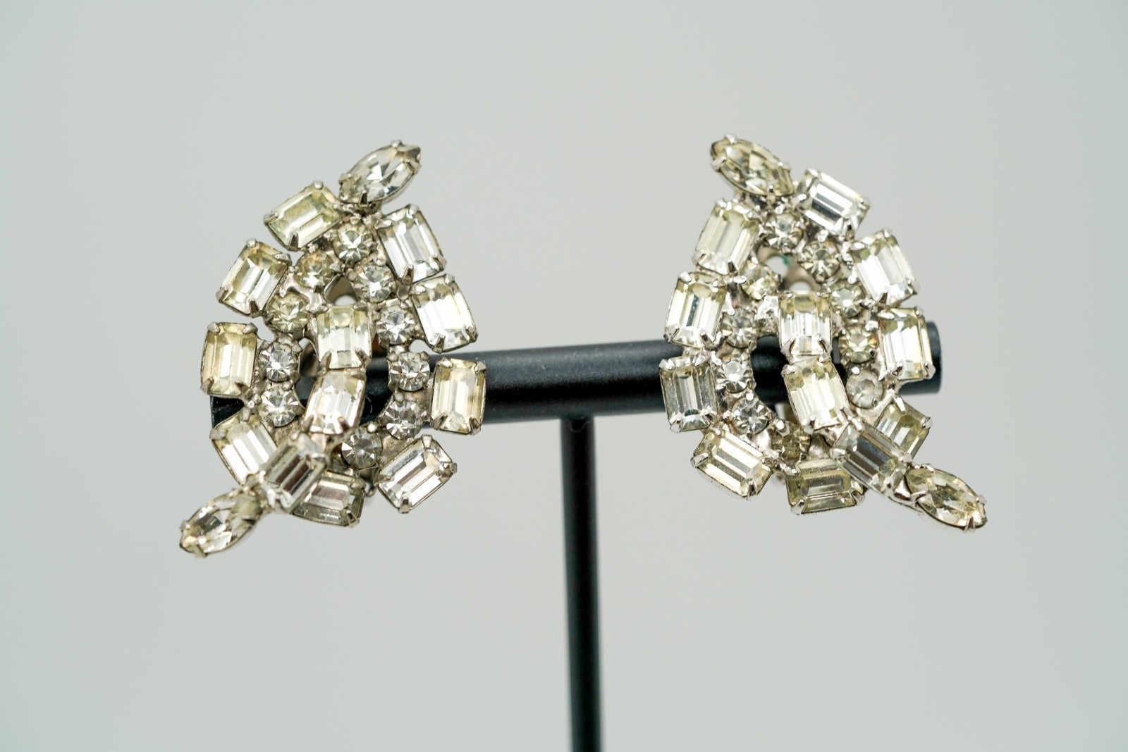 Antique Clear Silver Rhinestone Clip Earrings 4cm EB1