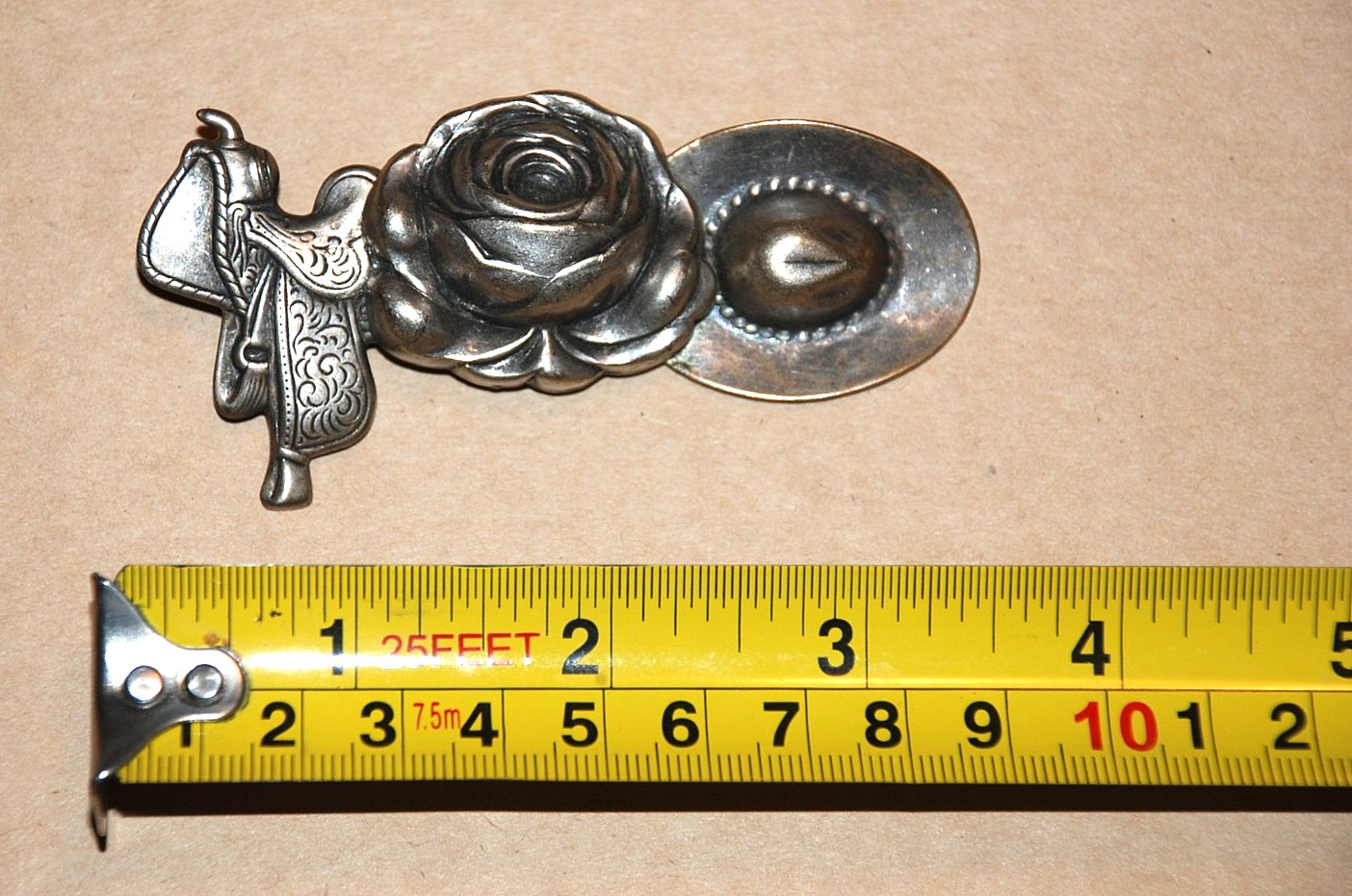 Saddle Rose Cowgirl Hat Western Brooch Pin Metal Silver Tone 1980’s Jewelry
