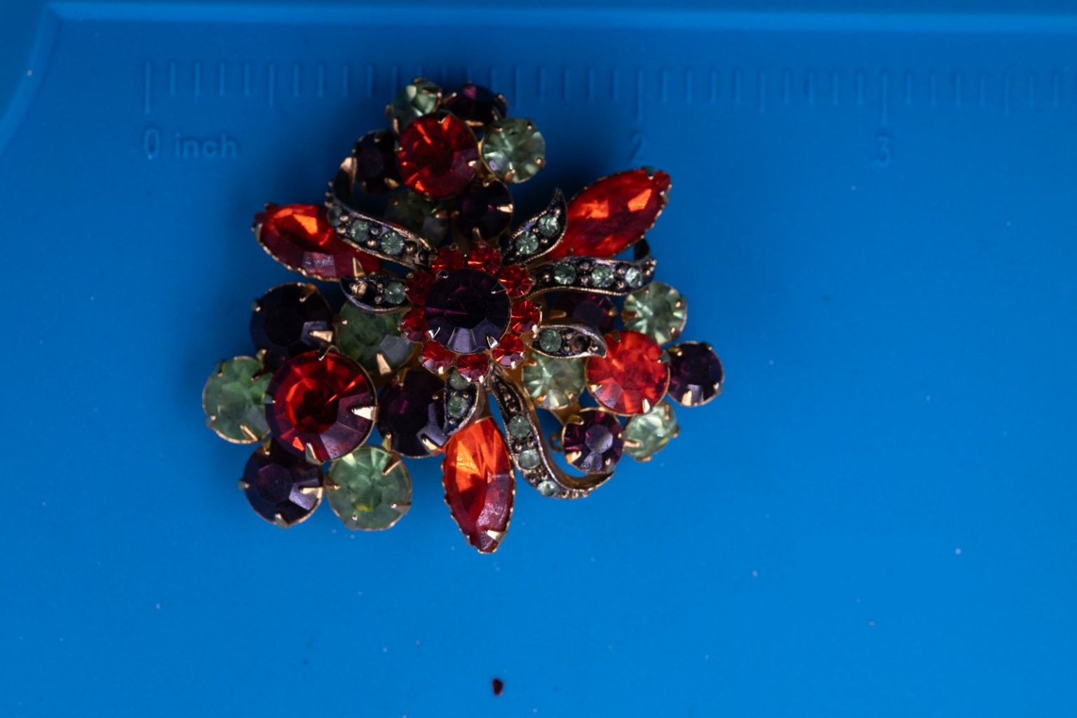 Vintage Floral Cluster Brooch Gold Tone ~2.25″ L Multi-Color Rhinestone Pin