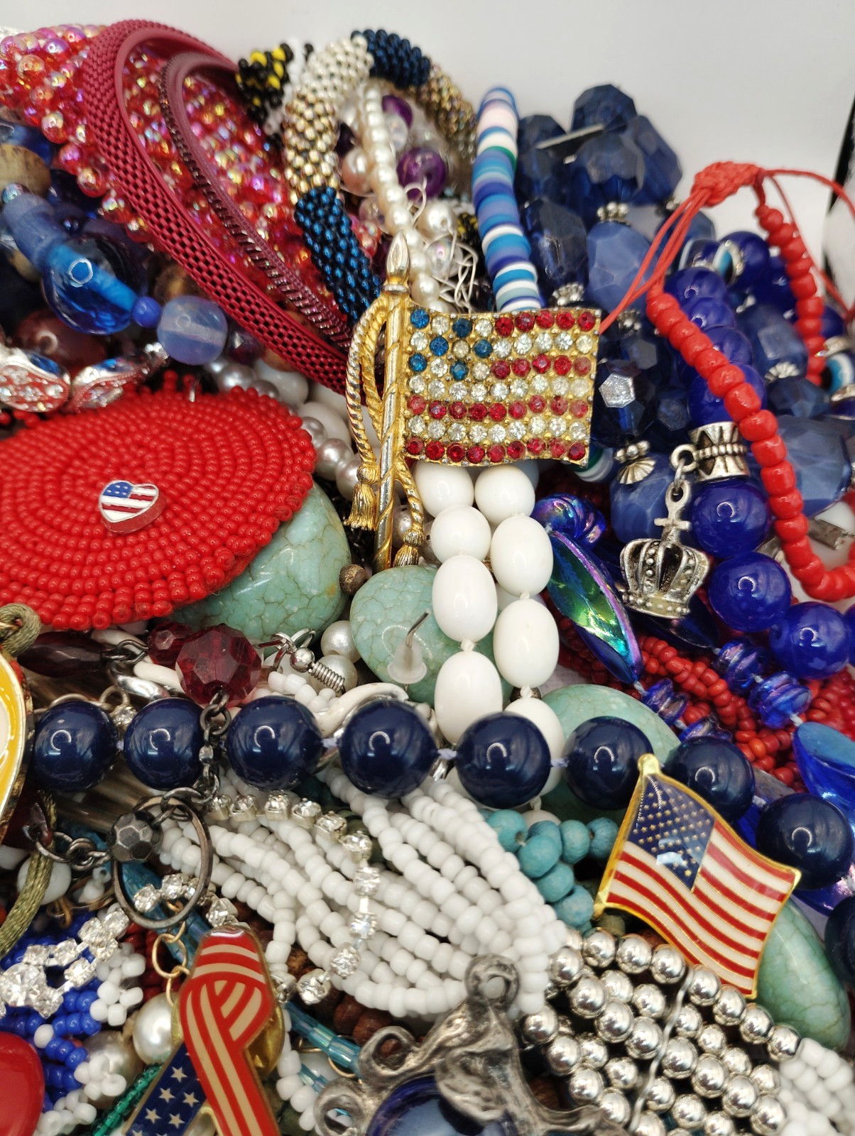 135 Vtg Wearable Pcs RED, WHITE & BLUE Patriotic Mixed Lot, FREE SHIP! Lot#681