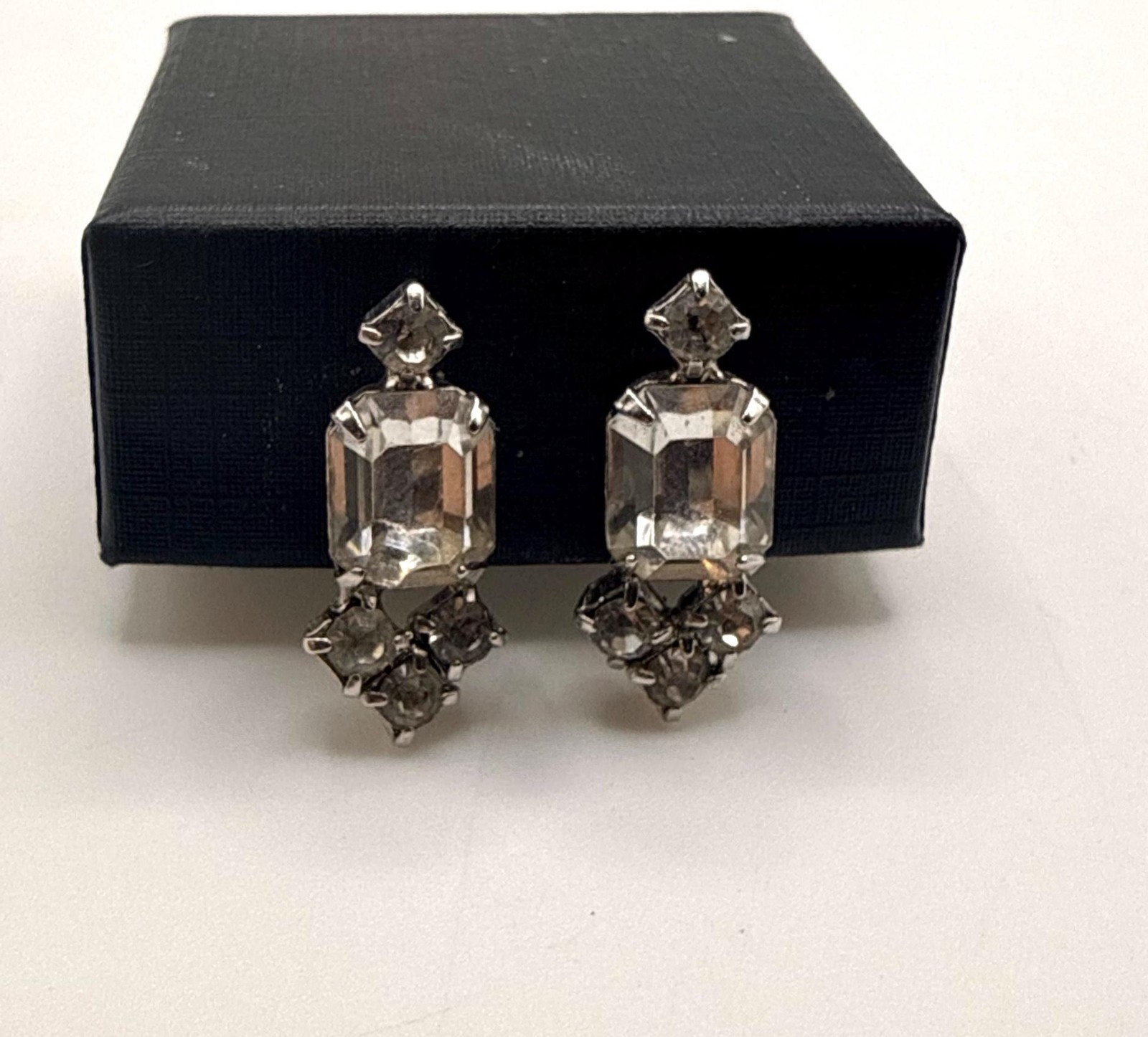 Vintage screw back emerald cut and round clear rhinestone stud earrings