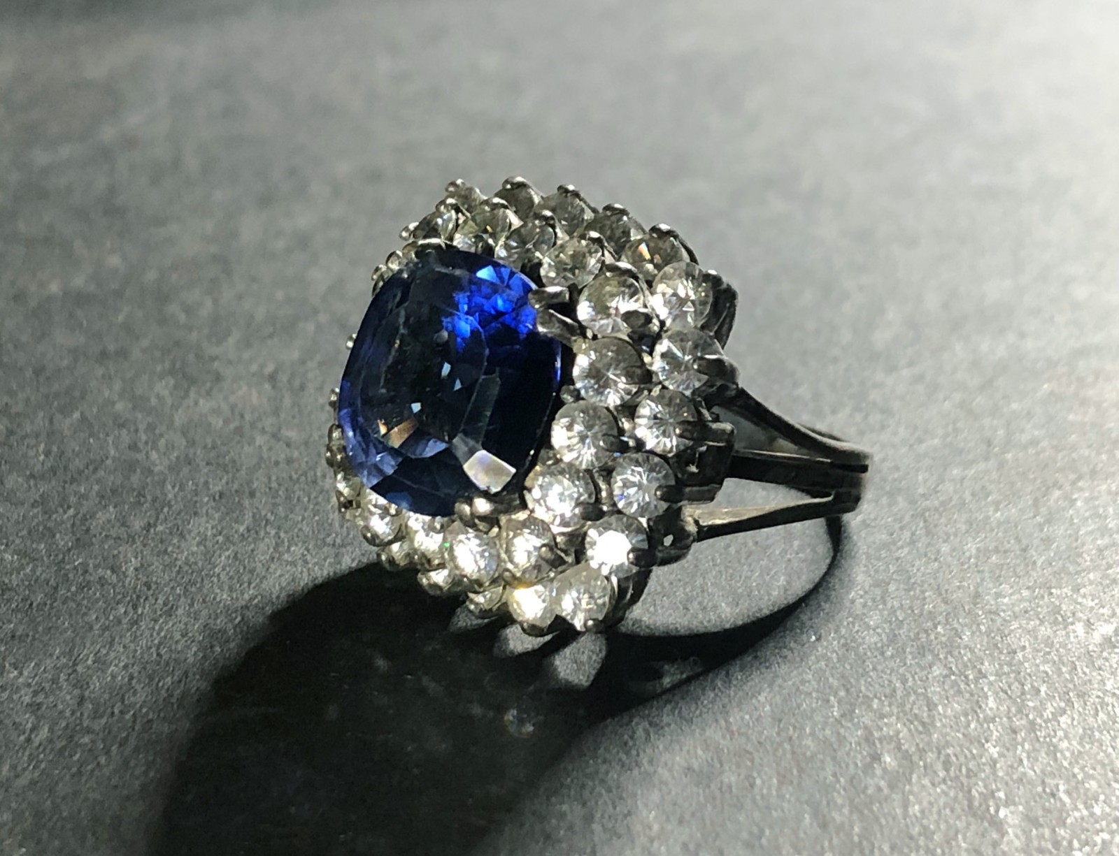 Vtg STATEMENT! 10ct Cornflower-Blue SAPPHIRE & DIAMOND QUARTZ Halo Sterling Ring