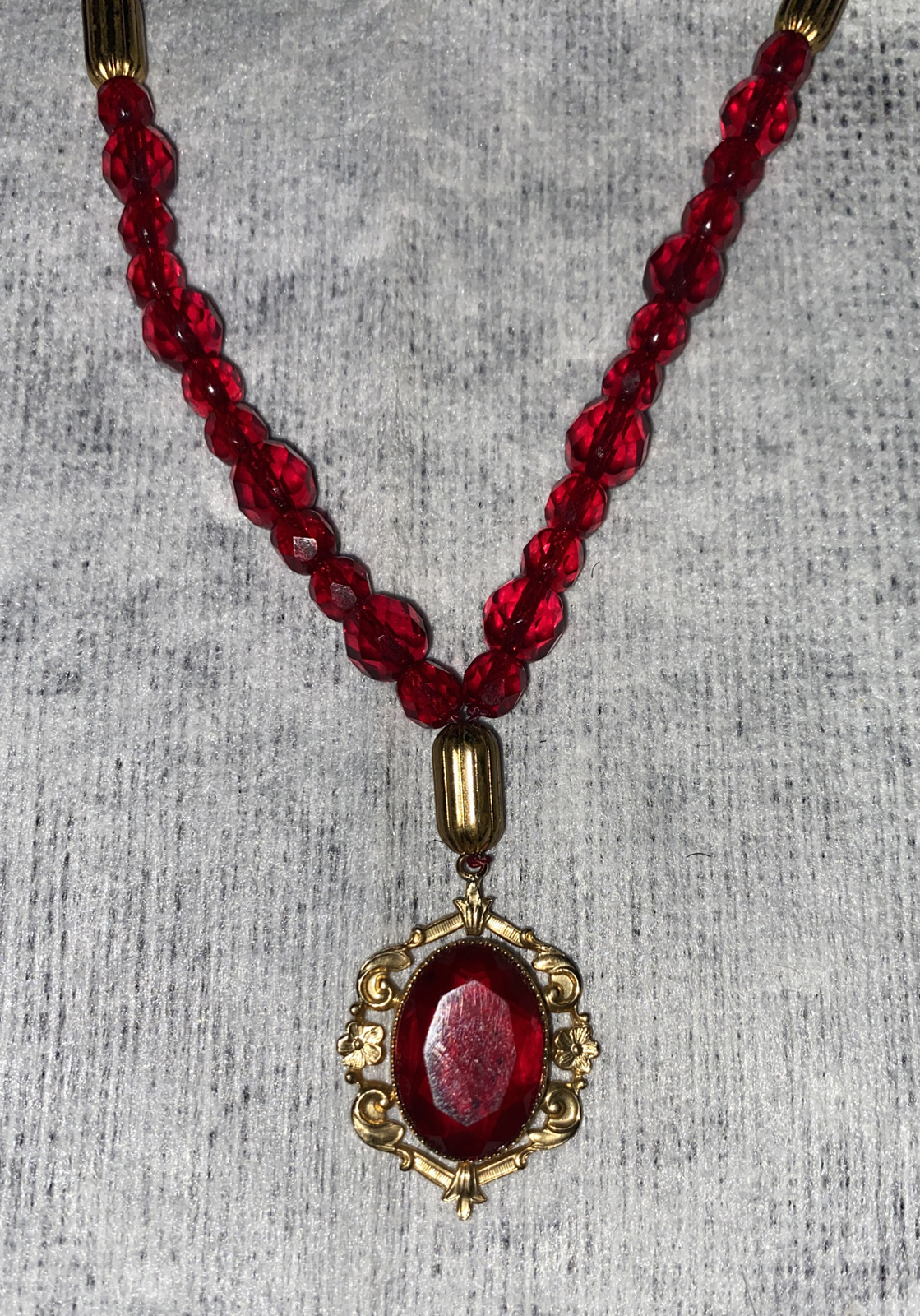 Vtg Red Crystal Gold Accents 2pc Set