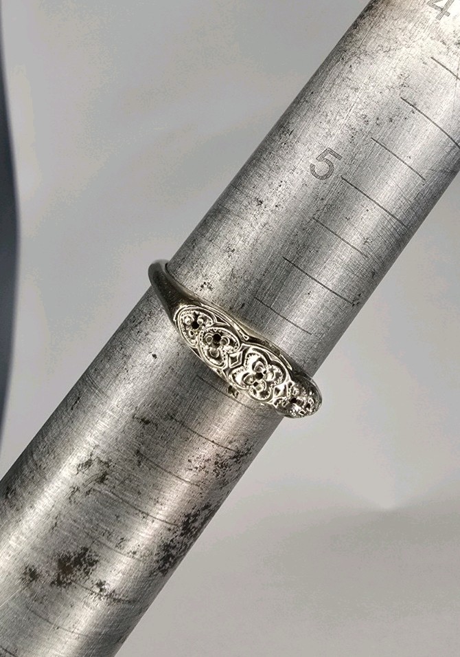 14k White Gold Antique Wedding Ring 5 dimond illusion Size 6