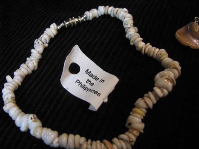 LOT S13 – 7 pc NATURAL LONG SEA SHELL JEWELRY with ARTISAN FLARE Flower puka