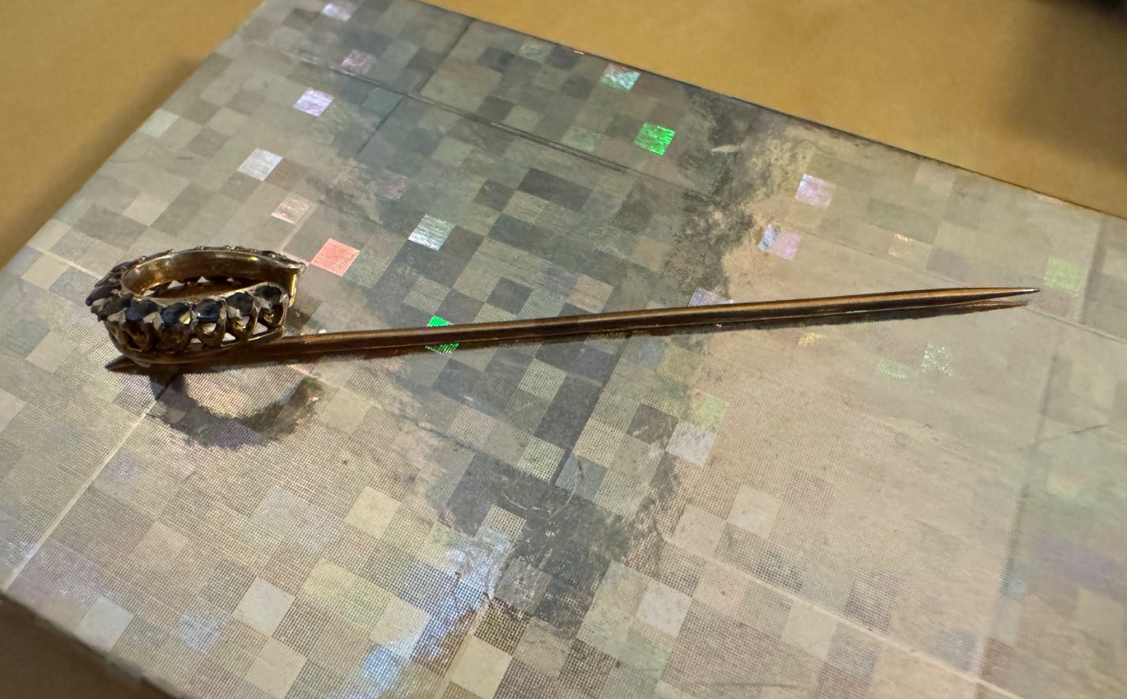 Antique 14K Y Gold Horseshoe Stick Pin w/ red garnet and blue glass 2.1 grams