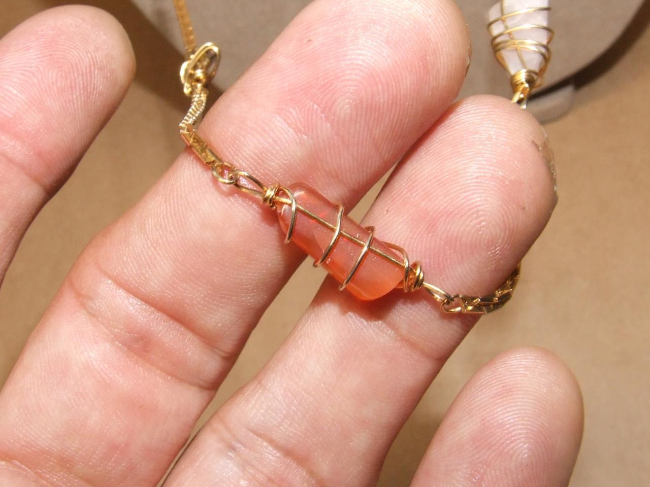 Vintage 80s Goldtone Wire Wrap Caged Agate Quartz Gemstone Box Link Necklace 30″