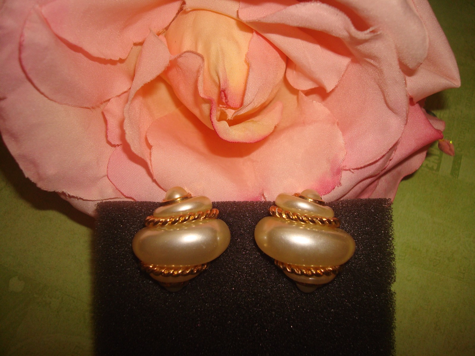 VTG.SIGNED”REPLICA”Made in ITALY NAUTILUS,SHELL,SNAIL F/PEARL EARRINGS GOLD/Plt.