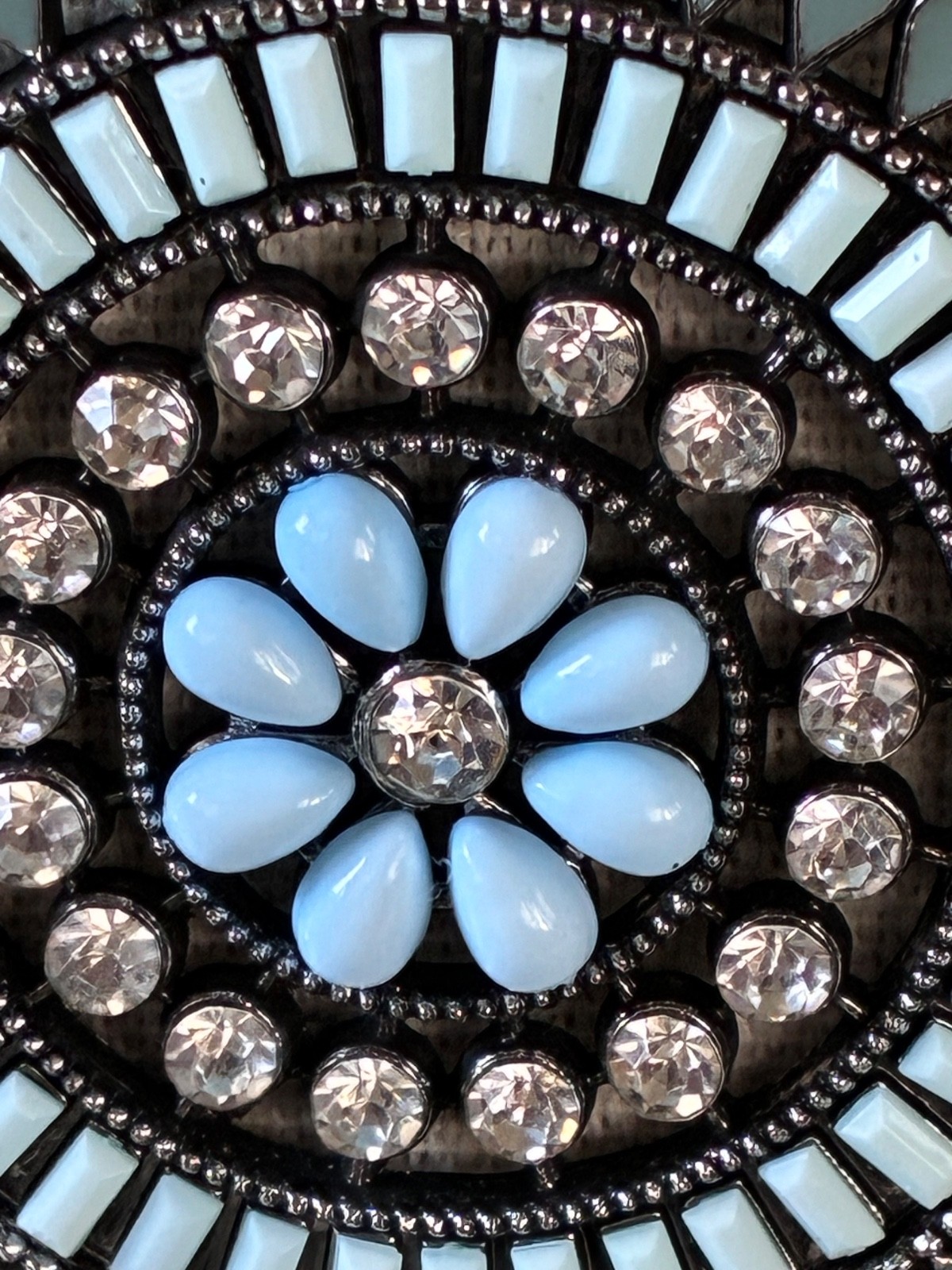 Vintage Zuni Inspired Necklace w/ Round Floral Pendant Blue Teal Rhinestones 17″