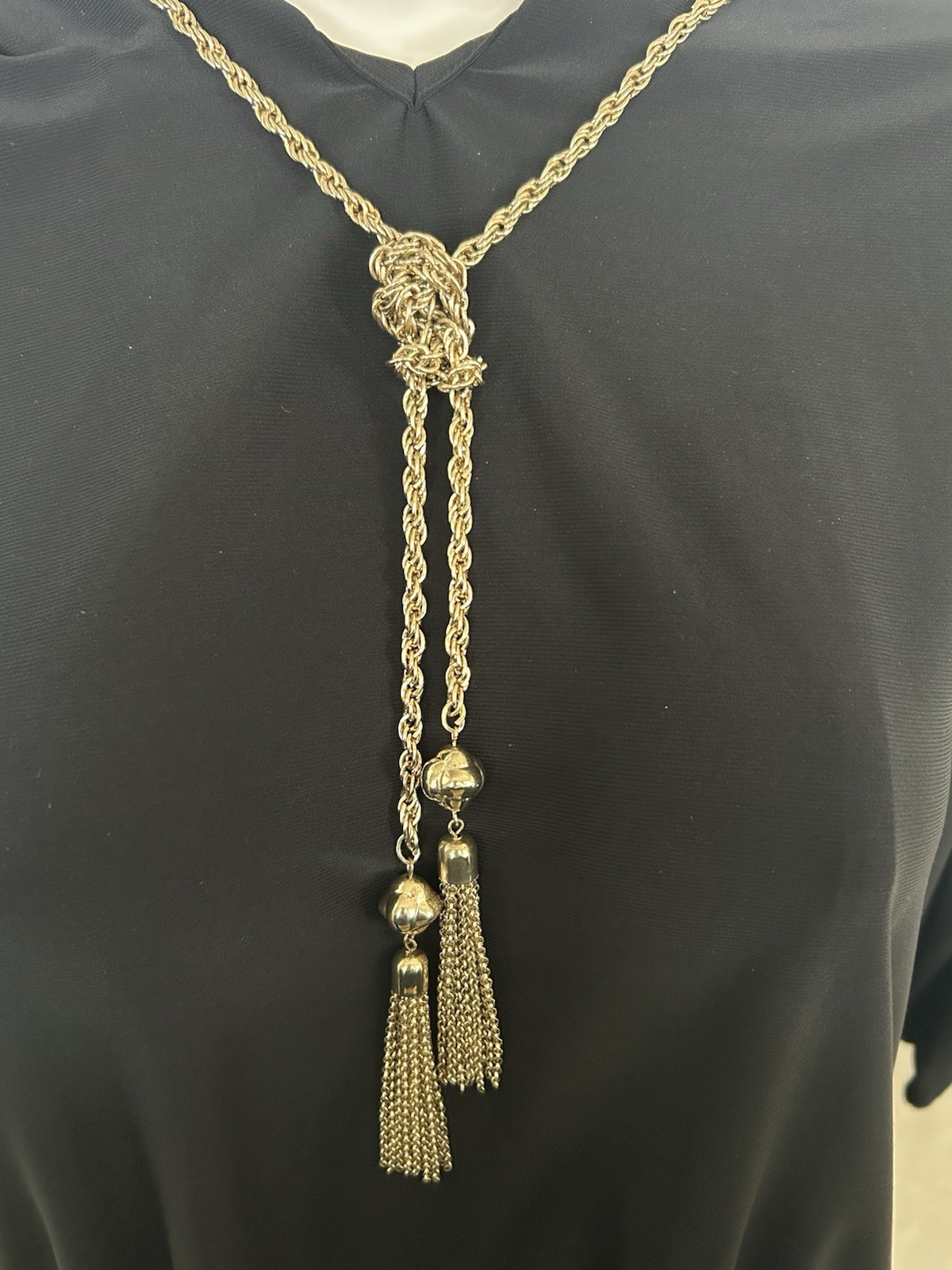 STUNNING GOLD PLATE VINTAGE THICK CHAIN NECKLACE LARIAT W/ CHAINS TASSELS ENDS