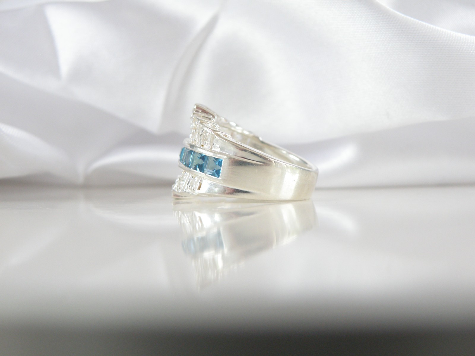 Vintage Sterling Silver 925 Channel Set Natural Heated Blue Topaz Ring Size 6