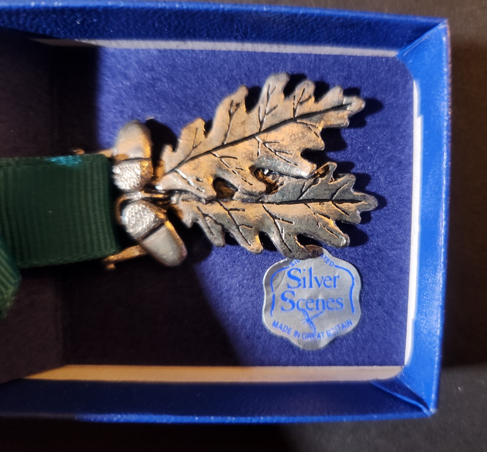 SILVER PLATED OAK LEAF ACORN CLUSTER SET IN BOX SILVER SCENES MADE IN BRITAIN