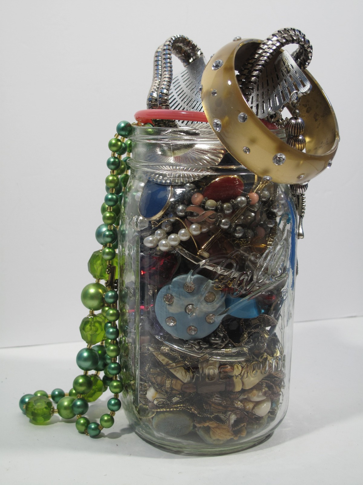 1.75 lbs Mystery Jewelry Lot VTG to Now All Wearable Necklaces~JAR NOT INCLUDED