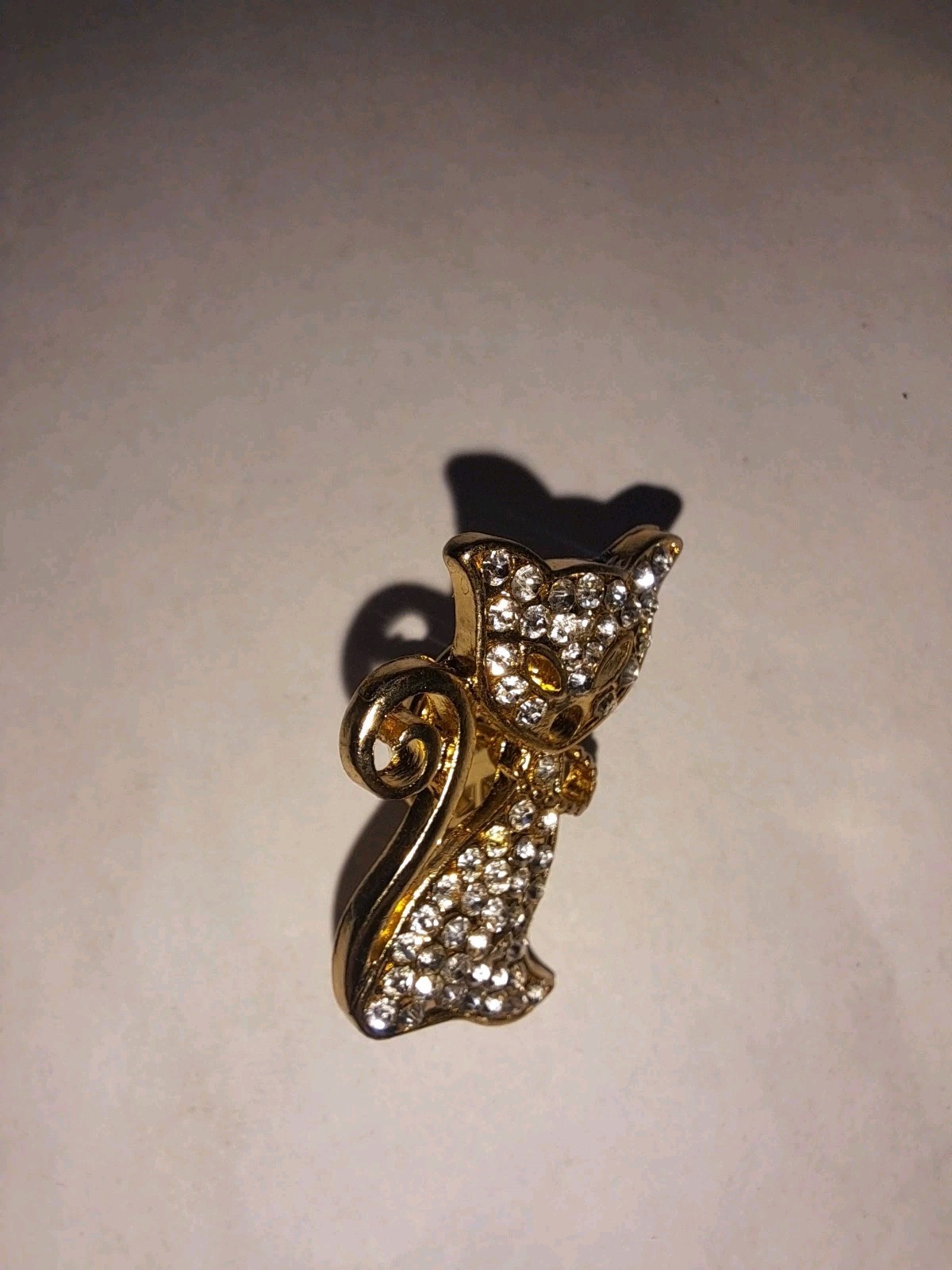 Real Collectibles by Adrienne Kitten Brooch White Sparkly Rhinestones