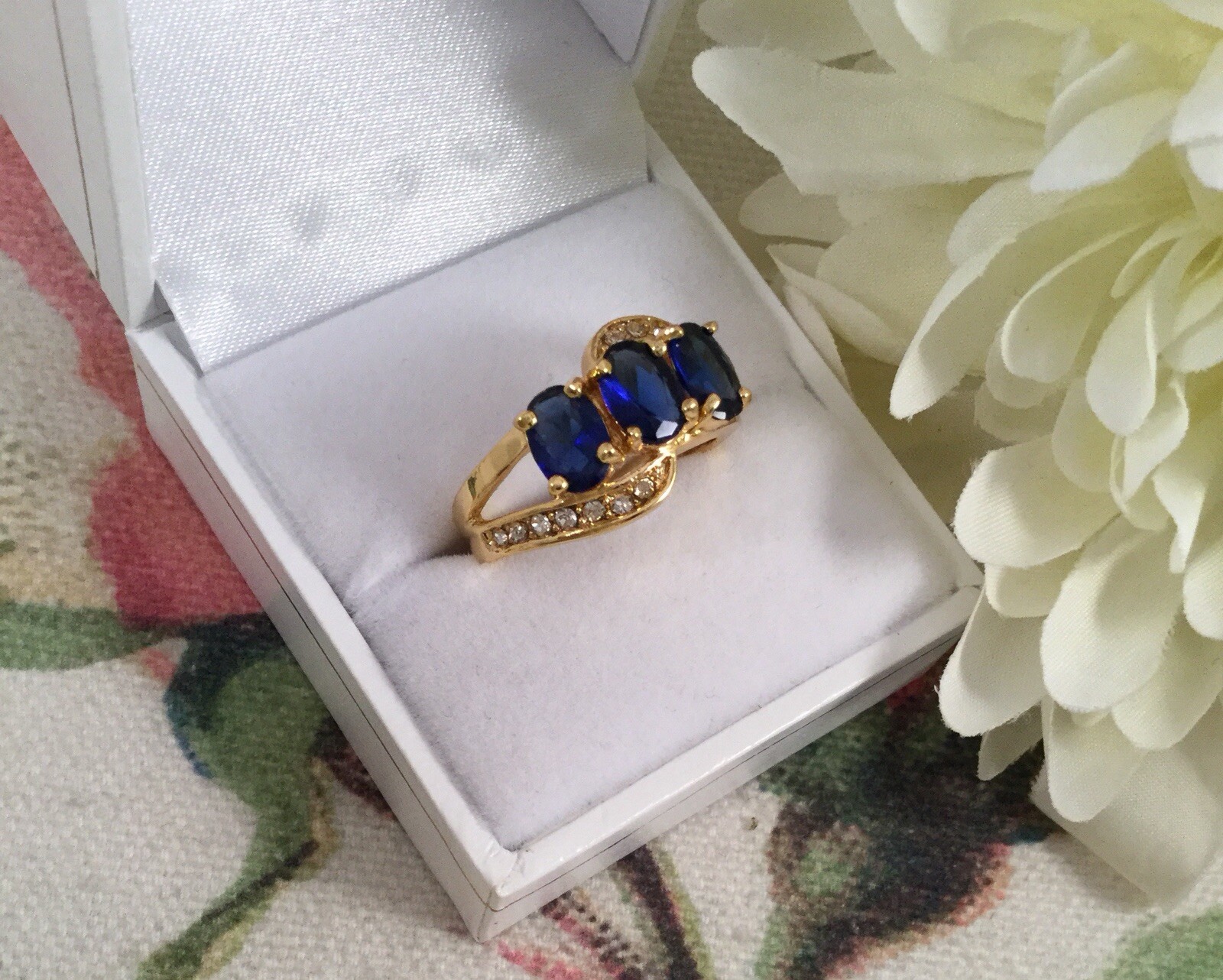 Vintage Jewellery Gold Ring with Blue White Sapphires Antique Deco Jewelry 7 O