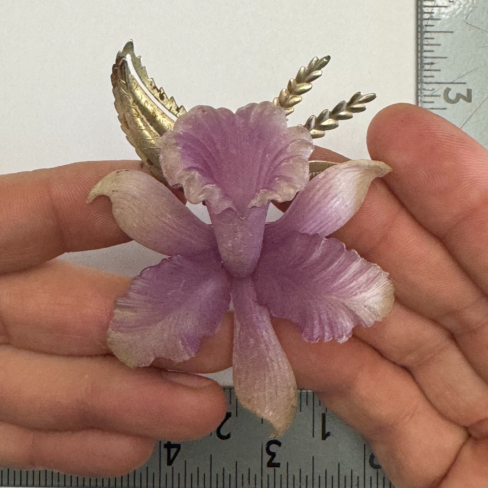 Vintage Beautiful Vintage Iris or Orchid Flower brooch Pin Purple & Gold-tone