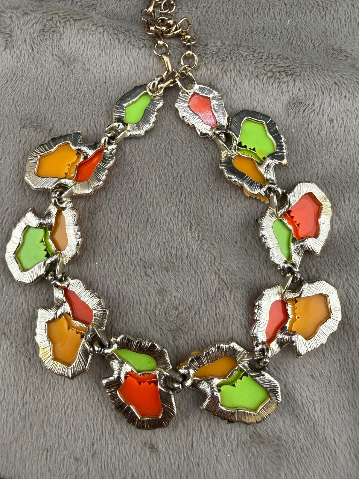 Vintage Thermoset Leaf Necklace Neon Green Red Gold Tone 14”