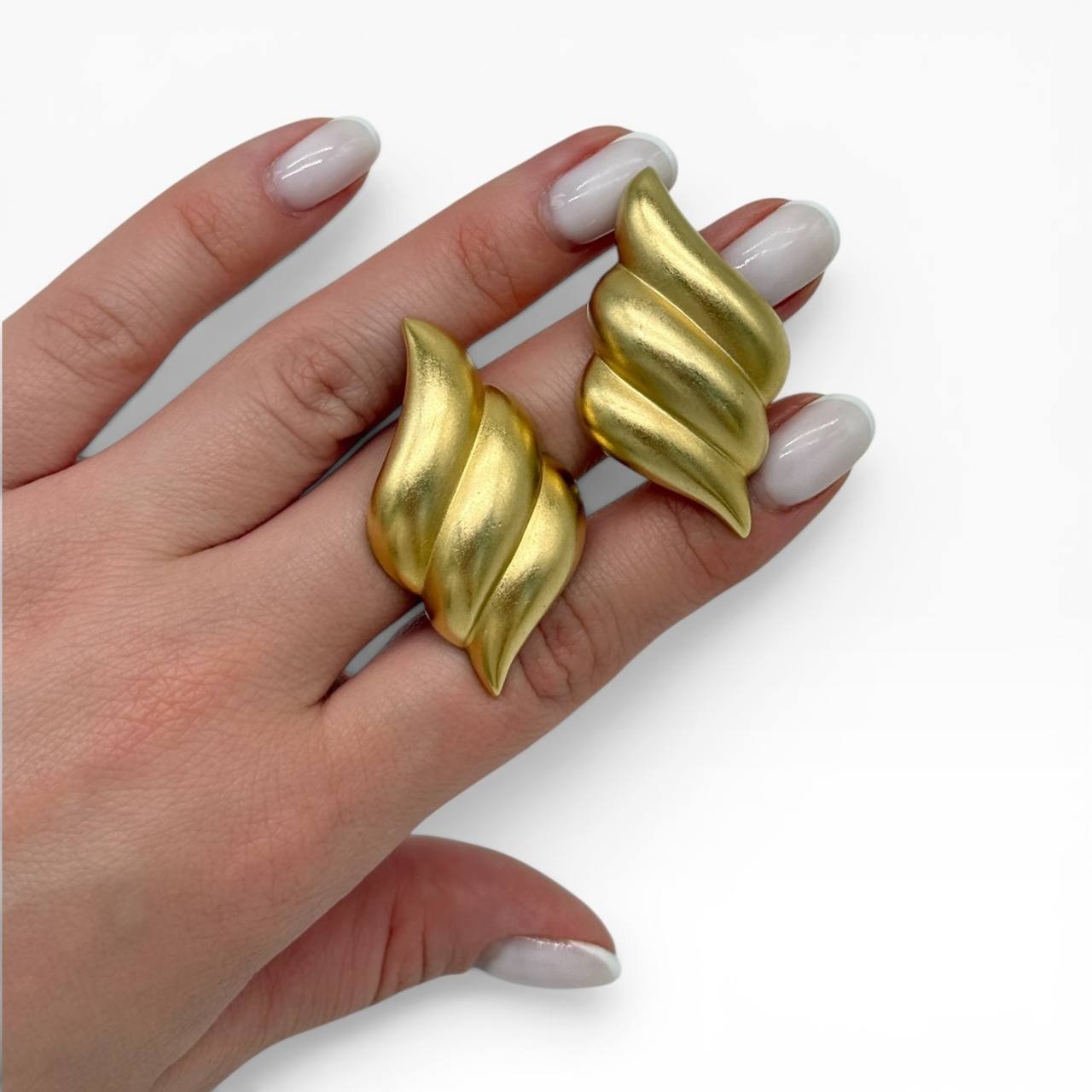 Vintage Erwin Pearl Gold Tone Clip-On Earrings Matte Gold Sculptural Wave 1980s
