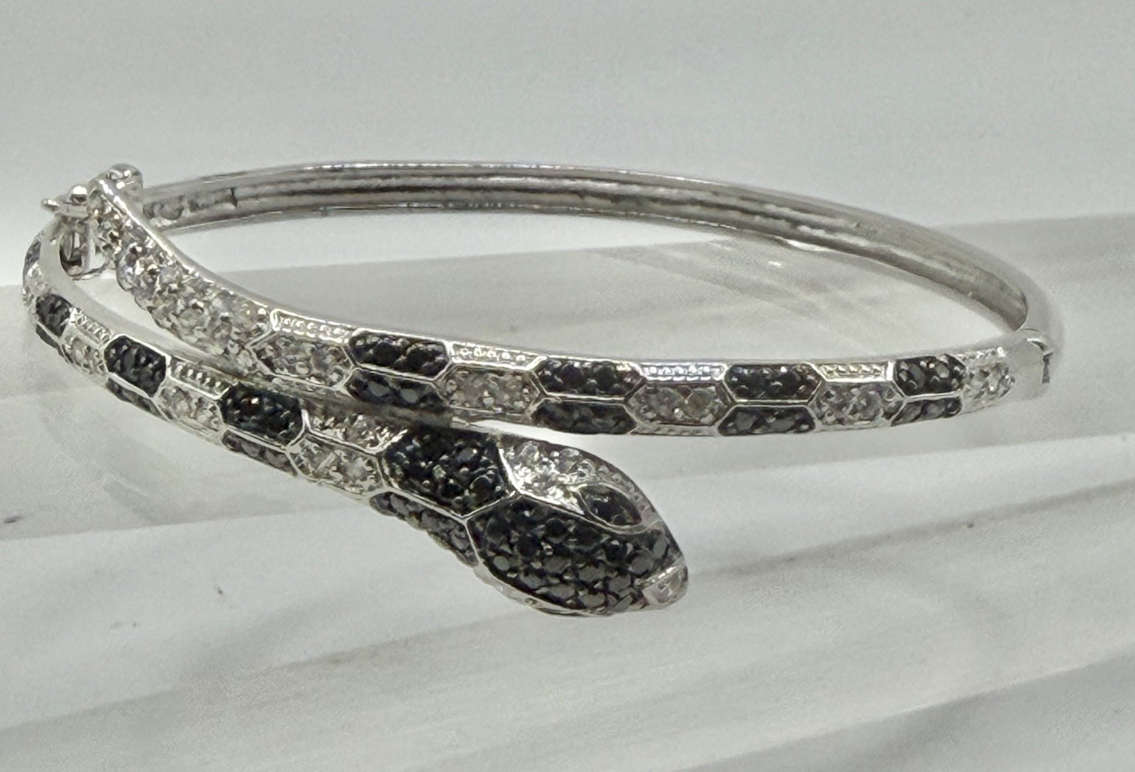 Vintage Black & Clear Crystal Hinged SNAKE Sterling Bangle Bracelet 7 3/4”
