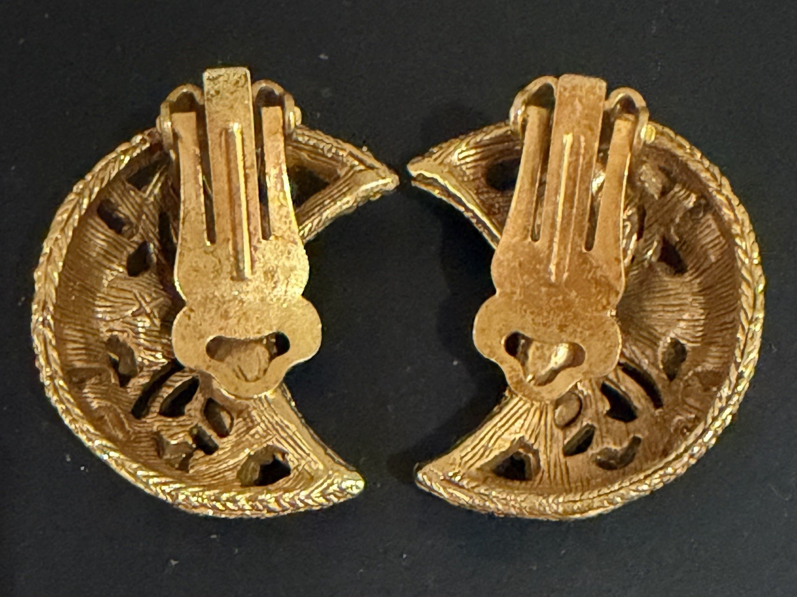 Vintage La Roco Paisley Crescent Half Moon Star Clip On Earrings Dark Amber