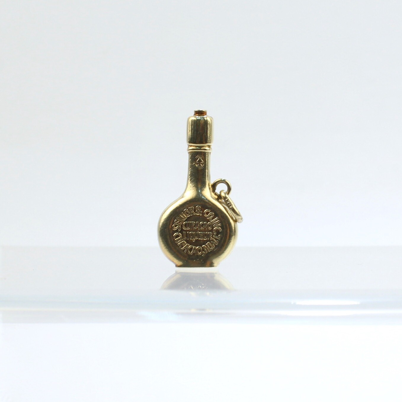 Vintage Enameled 18K Gold Charm of Curaçao Liqueur Bottle for a Bracelet – VR
