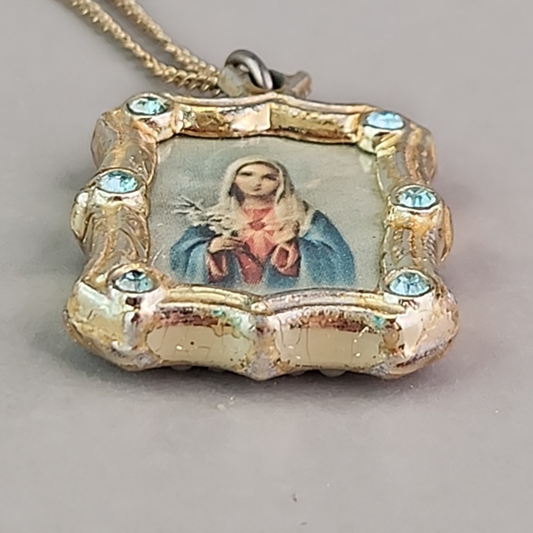Vintage Religious Pendant Necklace Double Sided Jesus Mary Gold Tone 18″