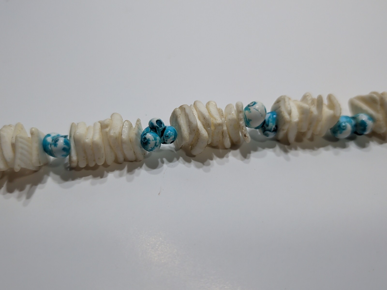 ✨VINTAGE✨ Blue and White Puka Shell and Turquoise Sea shells Necklace 17½ In