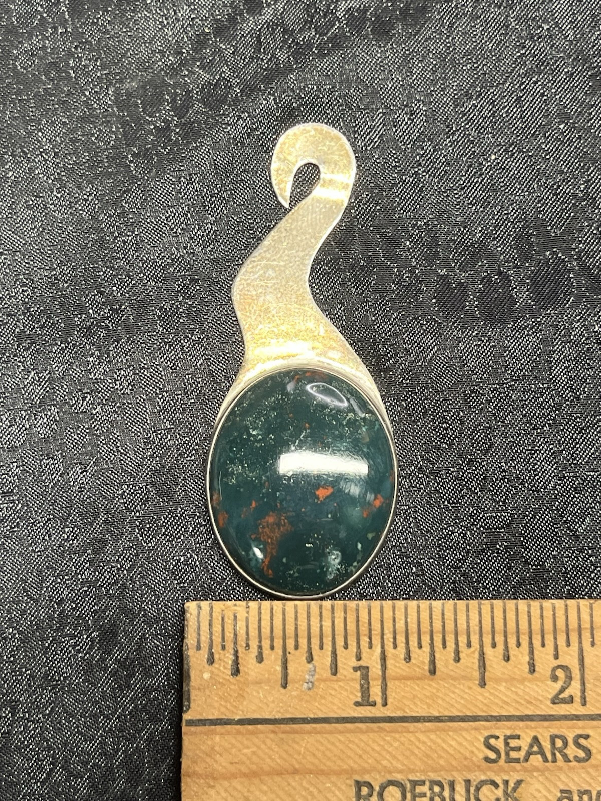 MCM 925 Sterling Silver Pendant With A Polished Cabochon Bloodstone 12.9g
