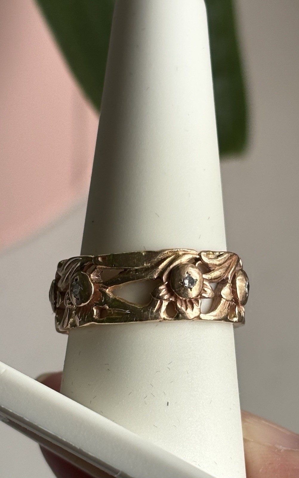 14k Gorgeous Vintage Heavy Ring With Diamond Gold With 7 Diamond Accent