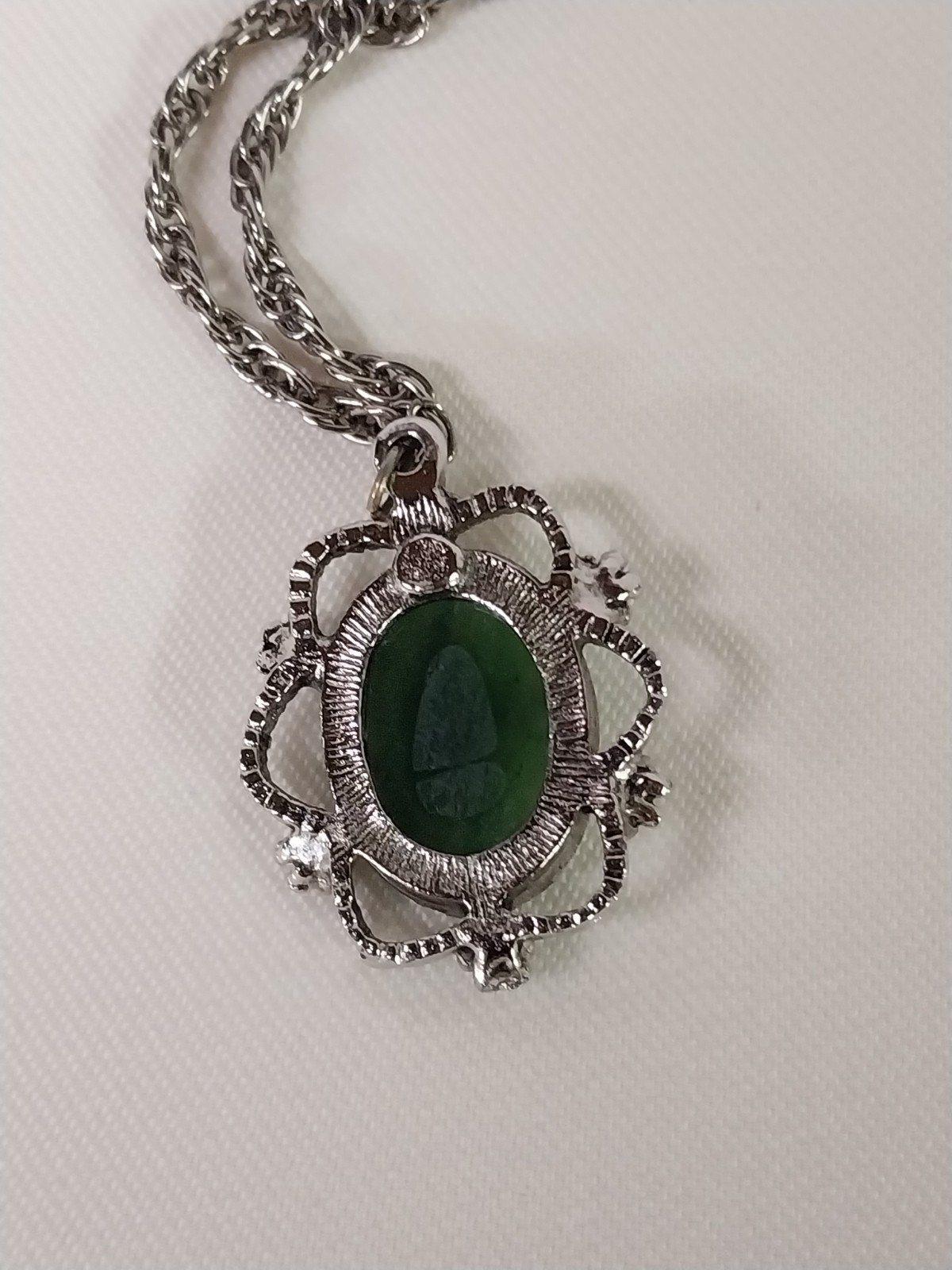 Vintage – Women’s Silver Necklace With Dark Green Stone Pendant Faux Jade 26 in