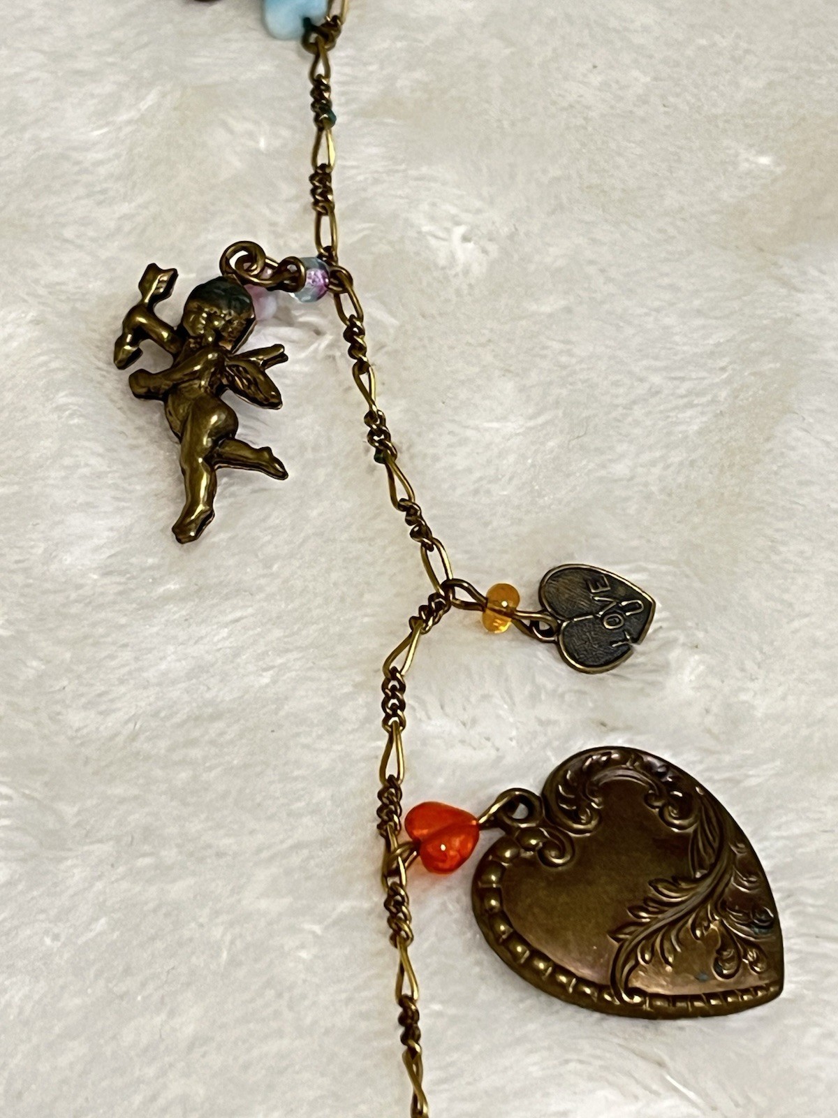 VTG GLASS WORKS STUDIO 19 Charms 29″ Long Bronze Necklace Hearts Lie Detector